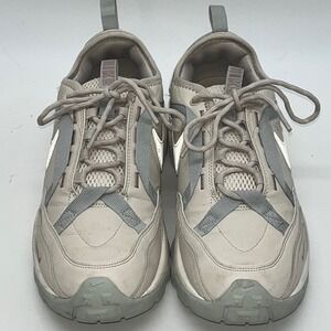 Nike DD9682-102 Women's Sneakers Size‎ 8.5 Athletic Training Shoes
